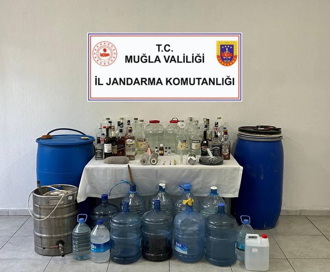 Sahte Alkol Üretimi yaptığı tespit edilen 4 şüpheli yakalandı 19 FB IMG 1738084258479