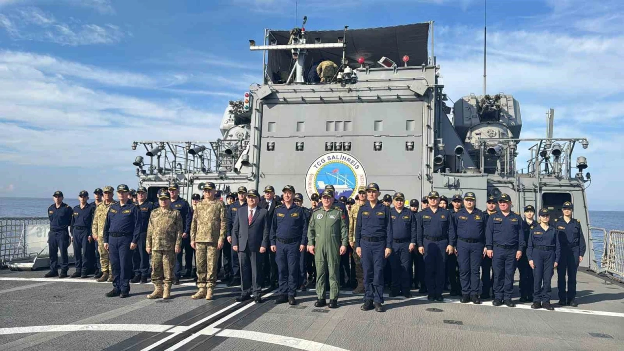 Mavi Vatan-2025 tatbikatı seçkin gözlemci günü Marmaris'te başladı 8 mavi vatan 2025 tatbikati nin seckin gozlemci gunu nefes kesti 97864