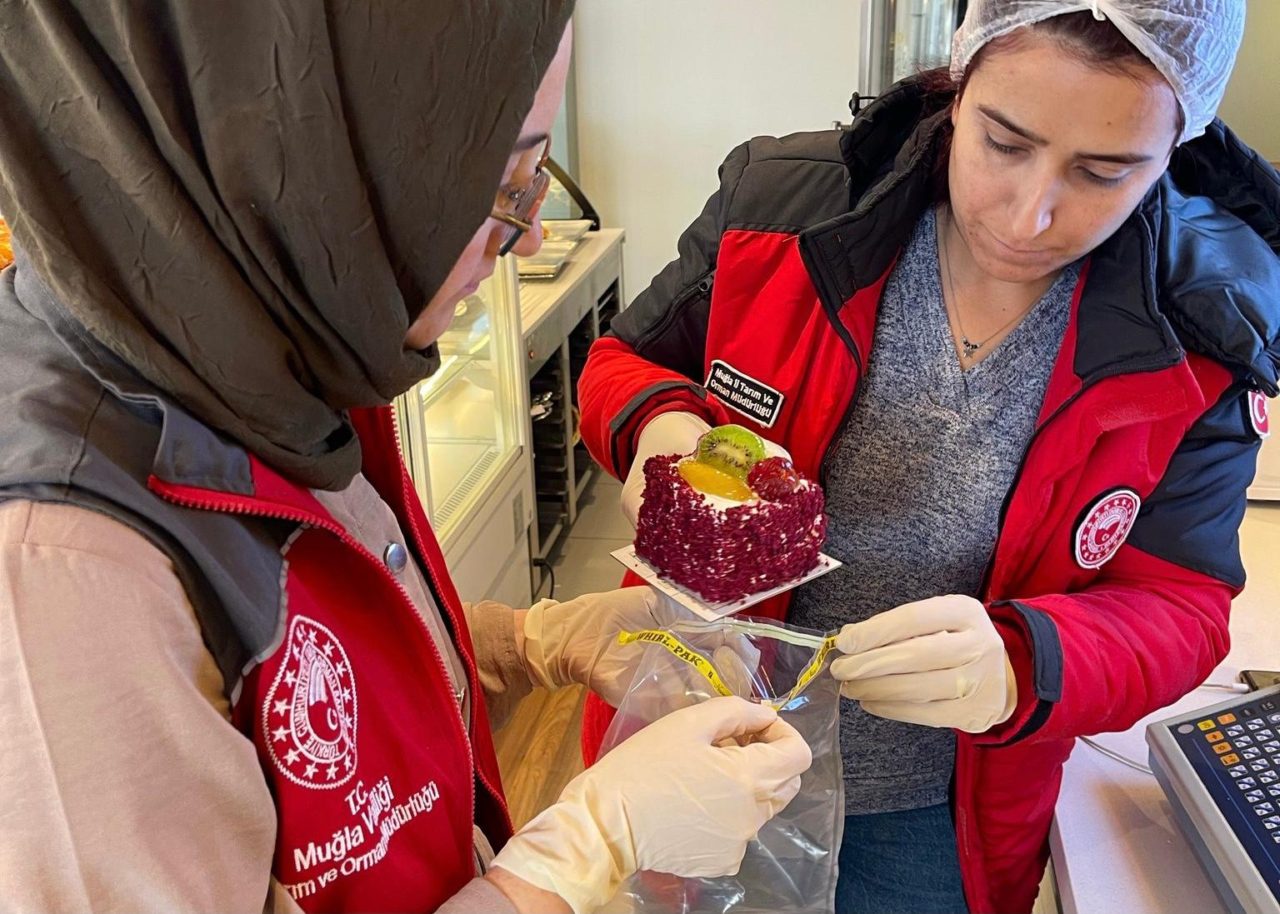 Ramazan Bayramı Öncesi Şekerleme, Çikolata ve Tatlı Üretim ve Satış Yerleri Denetleniyor 1 IMG 20250328 WA0048 scaled