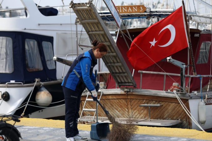 Muglanin Sokaklari Temizlik Meleklerine Emanet 7 scaled e1741290093485