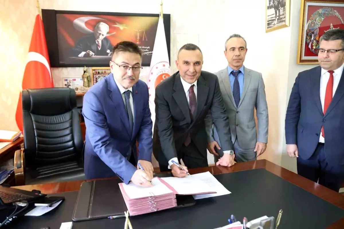 Denetimli serbestlikten faydalanan hükümlüler, otellerde çalışacak 6 denetimli serbestlik hukumlulerine turizm ala 18475718 amp