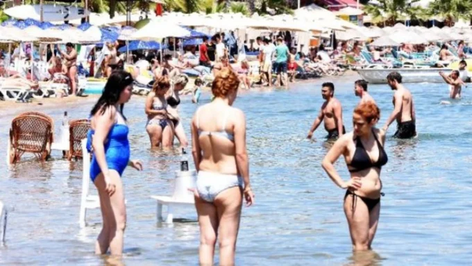 Ramazan Bayramı ve ara tatilden turizm büyük katkı bekleniyor! 7 tatilciler bodrum a akin etti plajlar doldu tasti 957818 e1742950607371