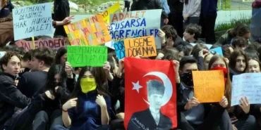 Bodrum’da liseli öğrenciler ve velilerden Proje Okul sistemine sert tepki 3 image_870x_67fcedaf951bd