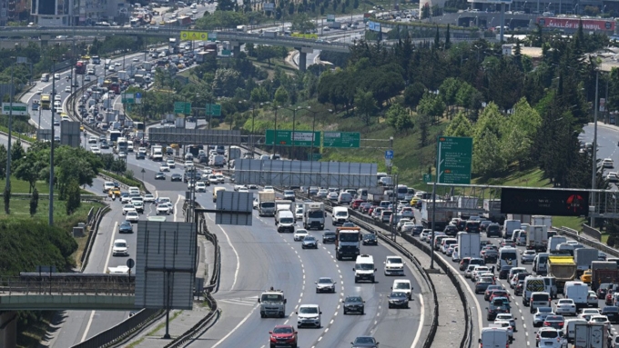istanbul bayram tatili oncesi trafik yogunlugu yoCZ e1744964935801
