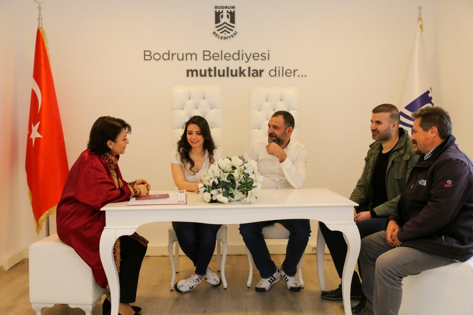 Nikah salonlarında '05.05.25' yoğunluğu 12 621bf66ddb7c962aa0d22ac97d69b79315 02 20 1581745875177169