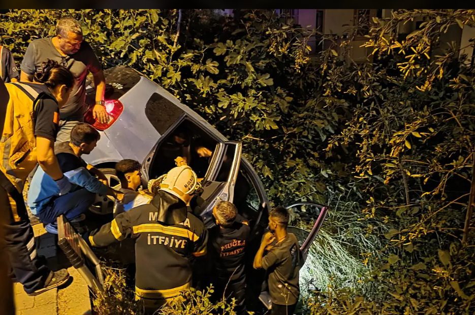 İstinat duvarı ile yol arasında askıda kaldı 2 yaralı 8 Screenshot 20250521 061359 Facebook