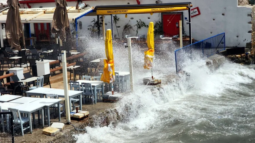 Bodrum'da fırtına günlük yaşamı olumsuz etkiliyor 17