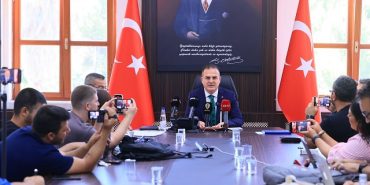 Vali Akbıyık turizmi hedef alan paylaşımlar üzerine açıklamalarda bulundu 8 504490092_18372947239122467_1491314964185761411_n