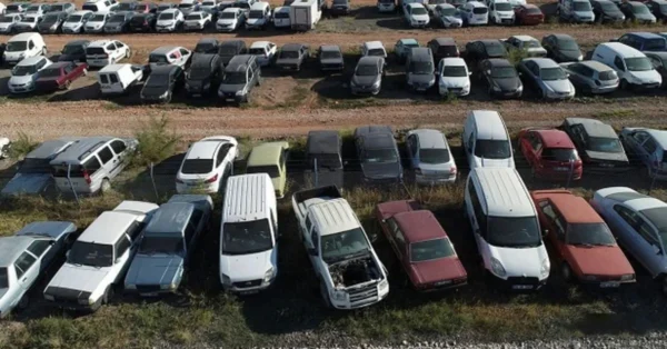 Yediemin Otoparkında Aracı Olanlara 6 Ay Süre Verildi: Araçlar Satılacak! 13 1200x627 700 bin ikinci el arac piyasanin yuzde 30 altinda satilacak uyap yediemin otopark 2 el arac satisi 1698826321319 e1753047390786