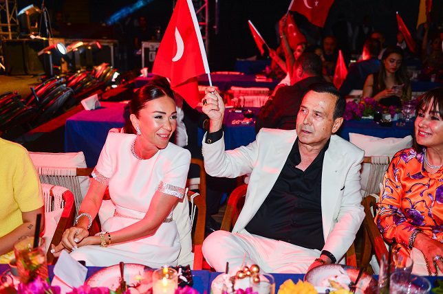 Devlet İbrahim Kürşad'a Görkemli Doğum Günü Kutlaması 7 Belma Kursad Yilmaz