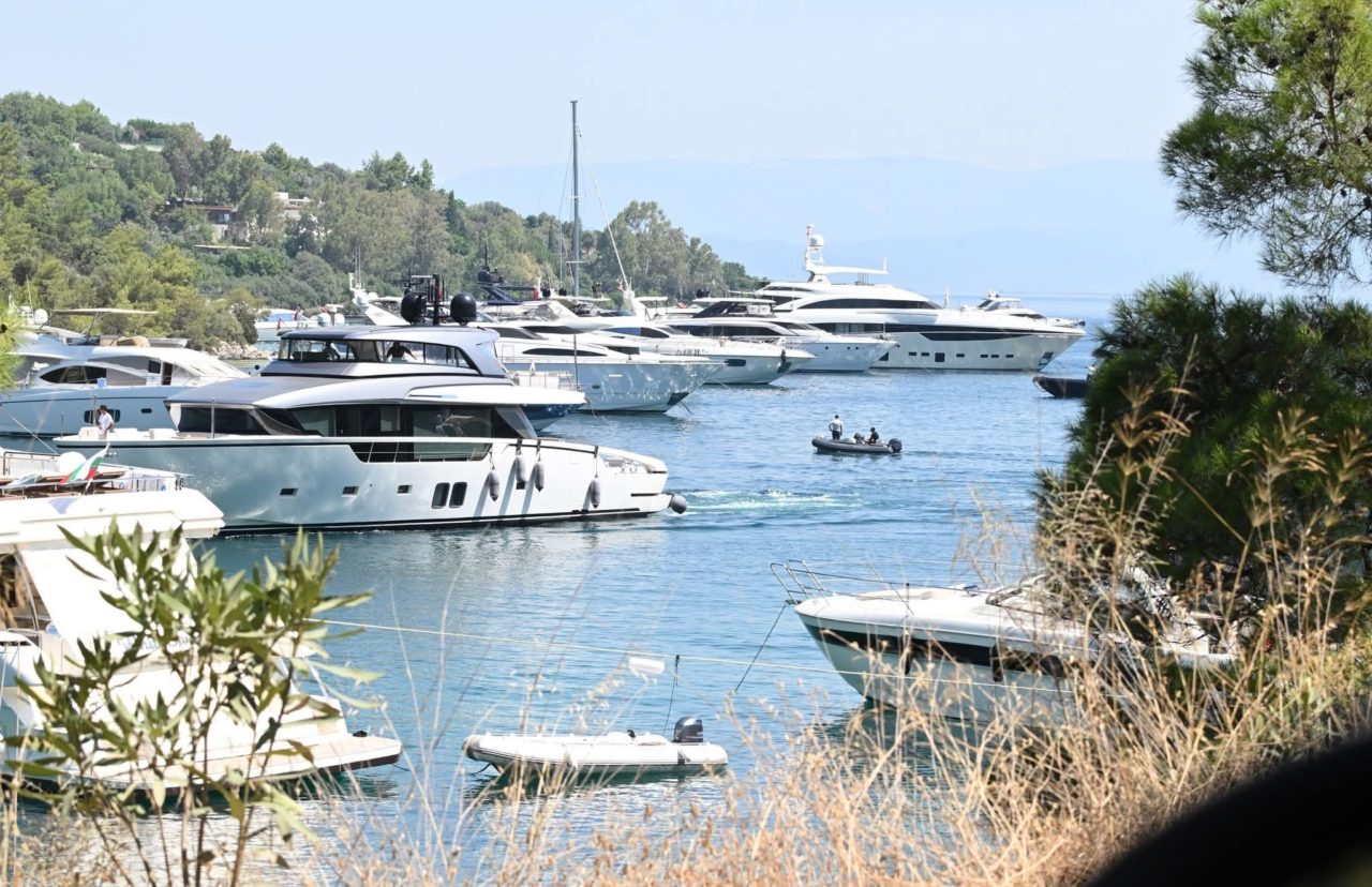 Bodrum 'da artan fiyatlar lüks tekneler açığa demirletiyor 5 FB IMG 1753368632292 scaled