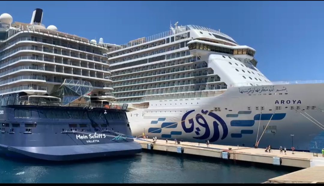 Mein Schiff 5 ve Aroya 3 bin 288 yolcu ile geldi 15 Screenshot 20250703 152147 WhatsApp