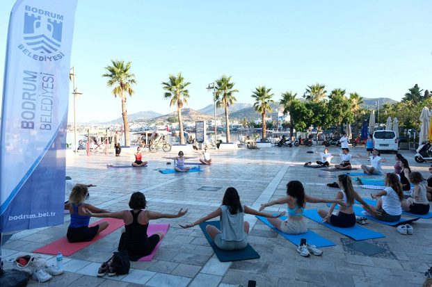 Açık Hava Yoga Günleri Başladı 19 bodrum belediyesi acik hava yoga gunleri basladi 2