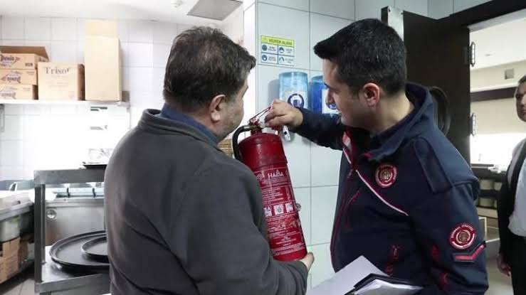 Otelleri rahatlatacak yangın denetimi kararı Resmi Gazete'de 20 images 1 2