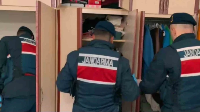 KASDEN ADAM ÖLDÜRMEDEN ARANAN 2 KARDEŞ YAKALANDI 15 savcilik dugmeye basti jandarma operasyon baslatti e1753959547331