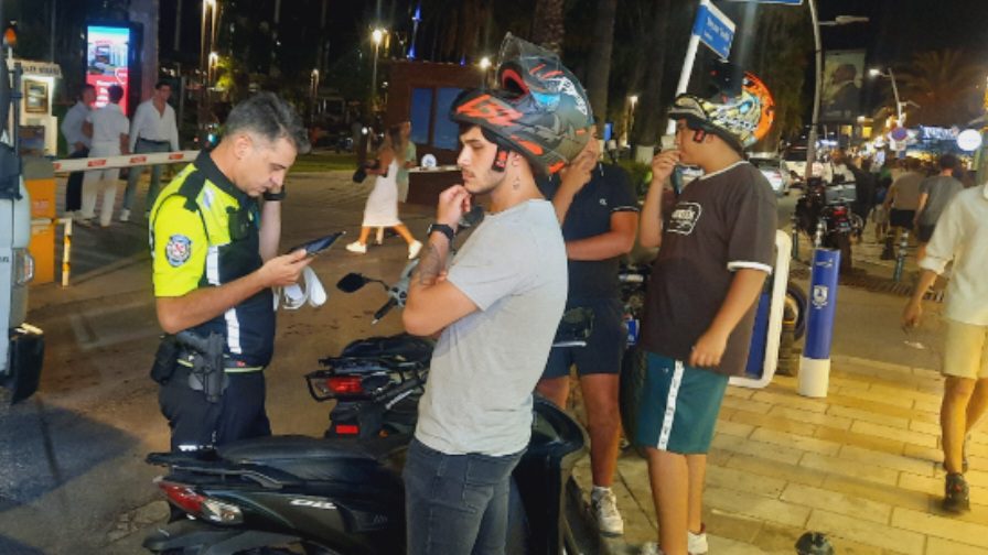 Bodrum'da motosiklet denetimleri sıklaştırıldı 4 2 1755883627 Zzcjyd