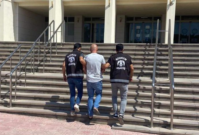 23 ayrı suçtan aranan zanlı yakalandı 8 3a7f0667 6d3d 42c5 8cc3 713a759dddee
