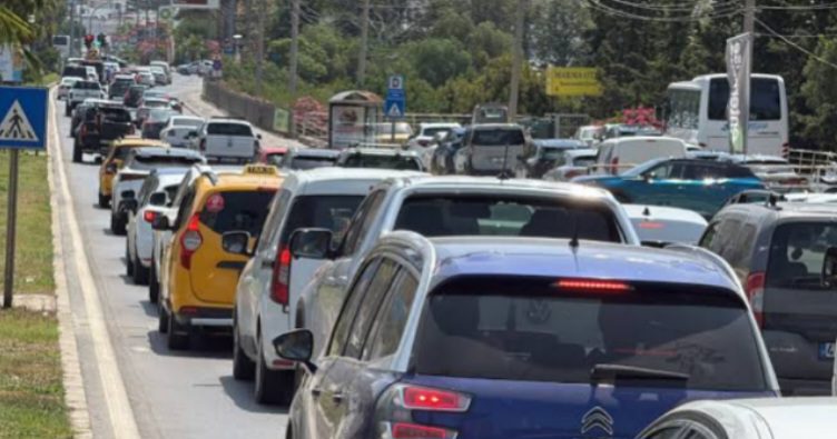 Tatilciler dönüş yolunda geçti kilometlerce kuyruk oluştu 20 752x395 son dakika sicak hava dalgasi kapida meteoroloji hafta sonu icin uyardi termometreler 43 dereceyi gorecek 1756447106126