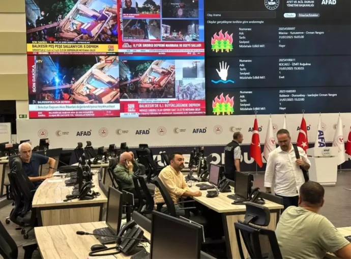 AFAD depremin ardından 20 artçı sarsıntı meydana geldi 20 afad 6 1 buyuklugundeki depremin hemen ardind 18934168 amp e1754855906155