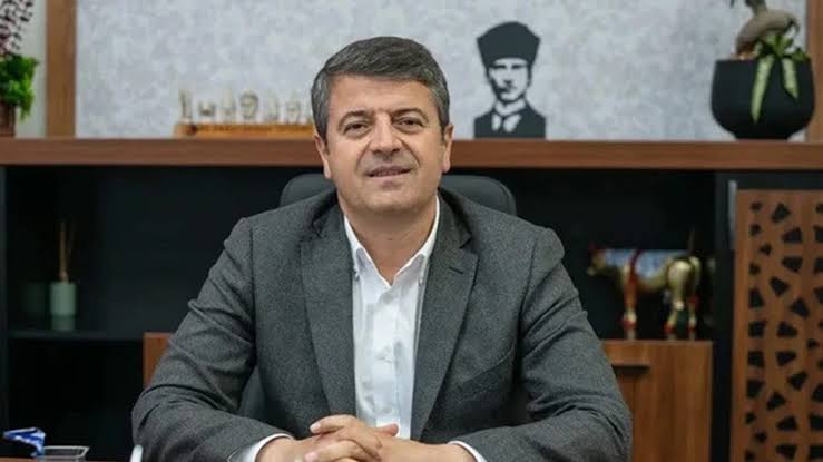 Adıyaman Belediye Başkanı Tutdere, göreve iade edildi 14 images 1 1