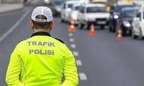 Trafikte bunu yapan yandı 2 images