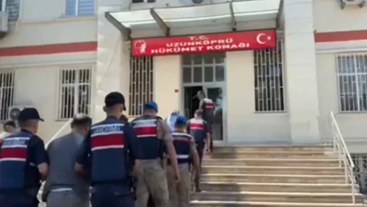 Bakan Yerlikaya: 53 FETÖ şüphelisi yakalandı 9 68c100e1e8720813cdf324ab