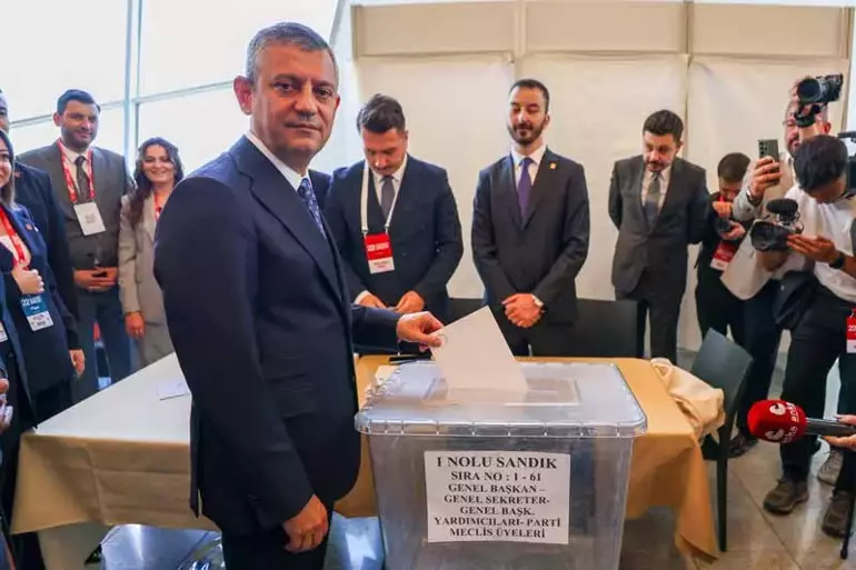 Özgür Özel, yeniden genel başkan seçildi 17 68cfe317d500d97442a53eef