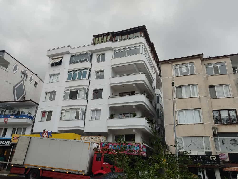 Sanatçı Güllü balkondan düşerek yaşamını yitirdi 2 FB IMG 1758889738813