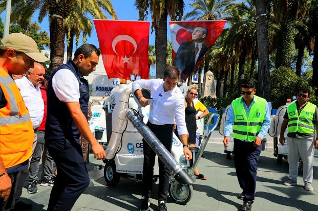 Yeni Nesil Elektrikli Yol Süpürme Araçları Hizmete Girdi 8 bodrum belediyesi yeni nesil elektrikli yol supurme araclari hizmete girdi 8