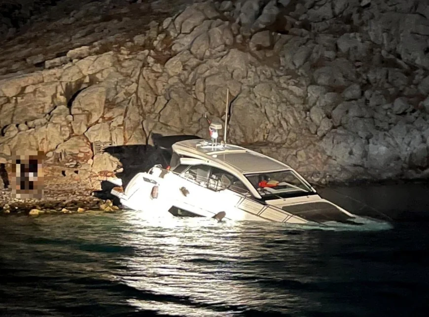 Kayalıklara çarpan motor yat büyük hasar gördü 12