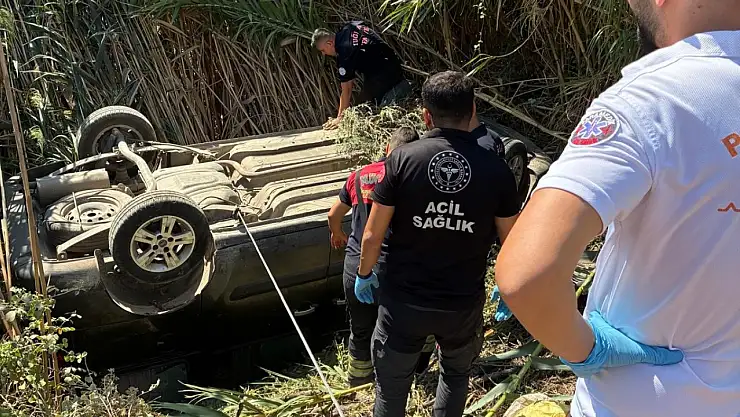 Kontrolden Çıkan Araç Takla Atarak Sazlığa Düştü 17 milas ta kontrolden cikan arac 1757850881 hji8yb