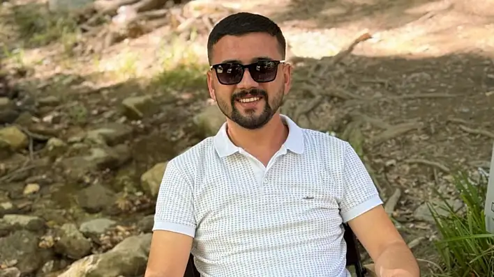 Asılı halde hareketsiz halde bulunan Furkan kurtarılamadı 6 3 1759433782 sJAhNW