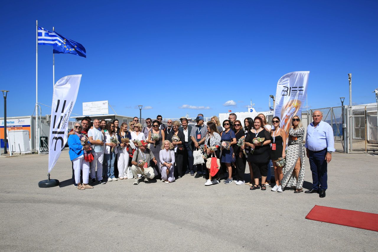 Çiçeklerle Başlayan Bir Dostluk Hikayesi: Kos'ta Festival Rüzgârı! 1 PHOTO6 scaled