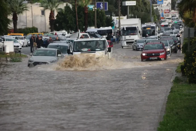 Muğla 'ya Gökgürültülü Şiddetli Yağış Uyarısı 11 img 1731363700 e1759403138436