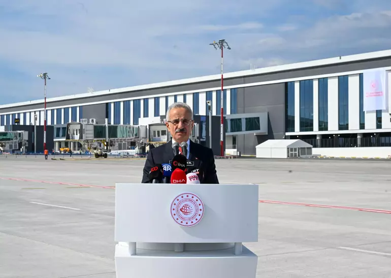 Havalimanlarımız, 10 ayda 211 milyon 240 bin 360 yolcuya hizmet verdi 15 690c97aaa322c59cc78483c3