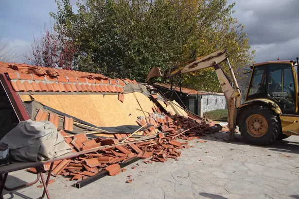 Karabağlar Yaylası'ndaki 4 kaçak yapının yıkımına başlandı 9 69131700965fb54a1751f923