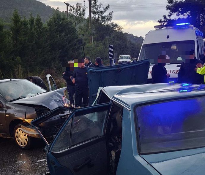 Kızılağaç yolunda kaza 3 yaralı 12 703ed2f6 cd5f 4a0d a050
