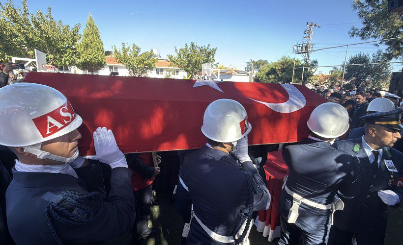 Milas şehidini gözyaşlarıyla uğurladı 16 Mugla sehidini gozyaslariyla ugurladi 375032 news big
