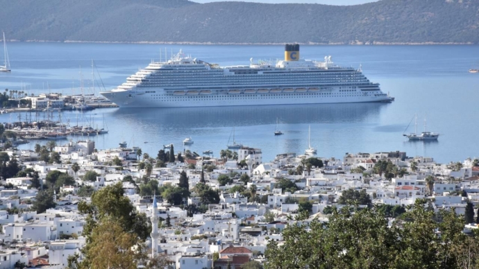 Türkiye’ye kruvaziyerle Bodrum üçünçü sırada yer aldı 10 gemi aa 1911048 e1763458342174