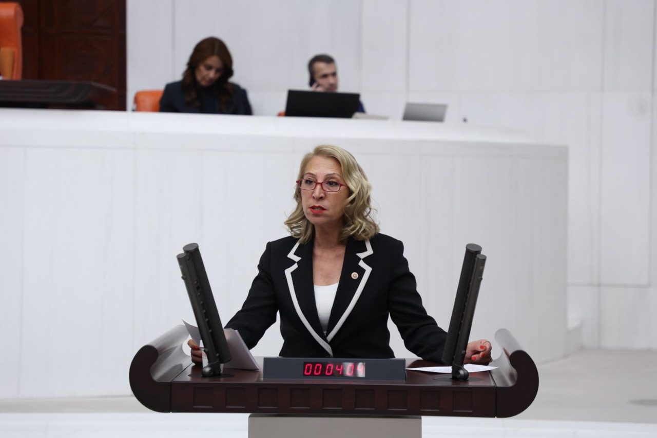 İki ayrı soru önergesi sundu 10 PHOTO 2025 11 20 21 16 14 scaled