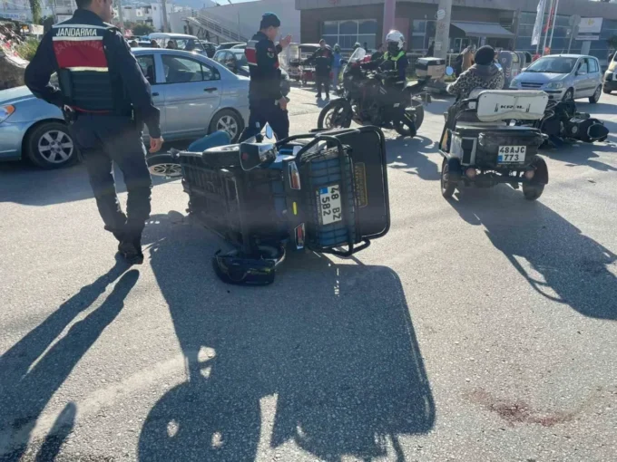 Turgutreis 'te kazada motosiklet sürücüsü kurtarılamadı 2 bodrumda trafik kazasi kaza 1 olu 1 yarali b0c625ab49a6 scaled e1765220957403