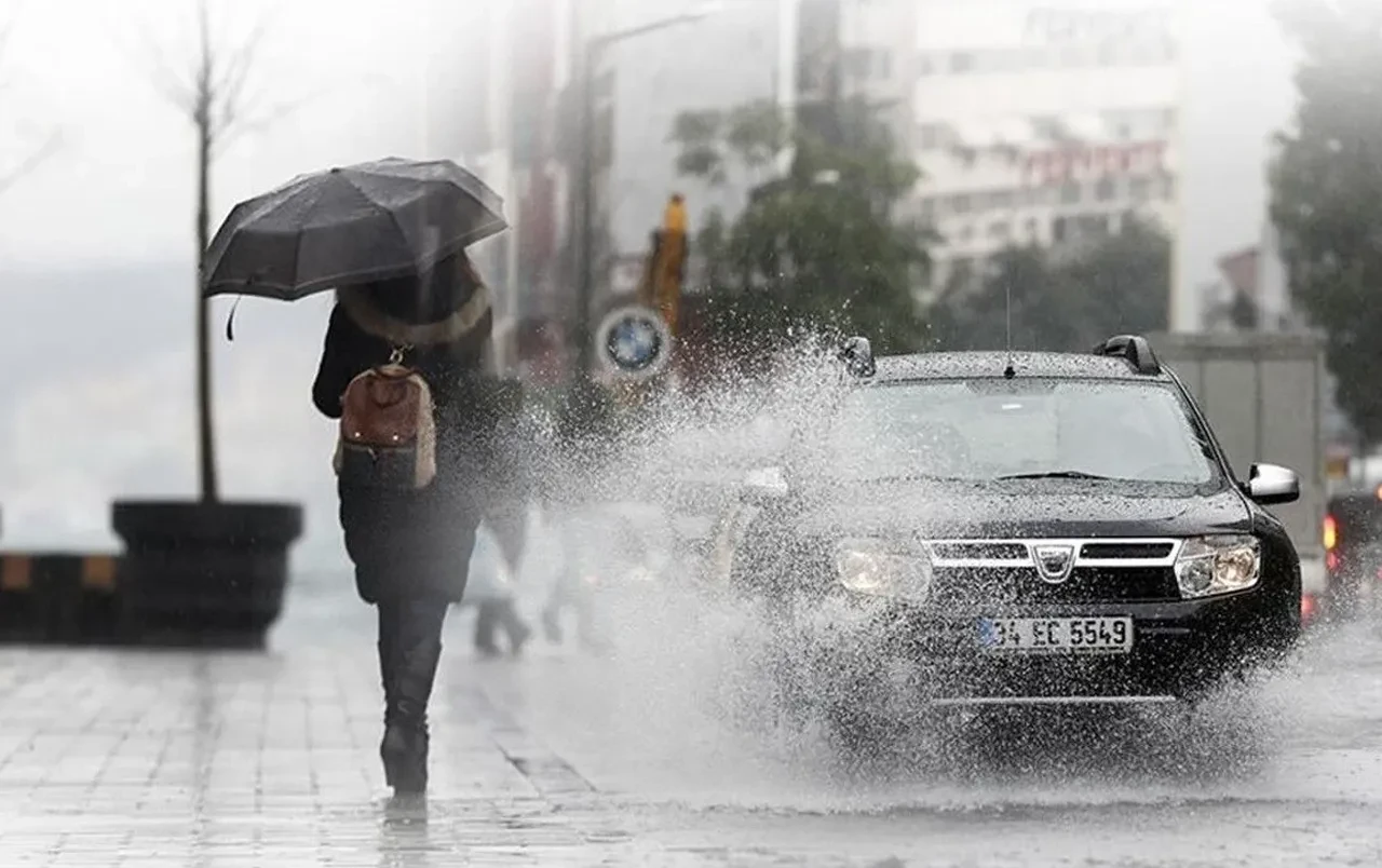 Meteoroloji yarın için uyardı kuvvetli yağış 7 bugun hava nasil once kuvvetli yagis ardindan yaz sicaklari meteoroloji tarih verdi 3220435 202505180716 1