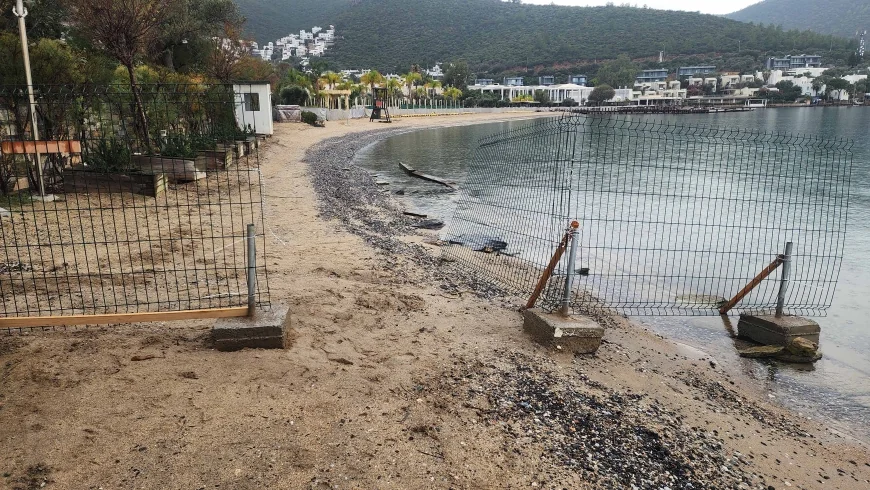Torba sahilinde otelin kapattığı tel çitler kaldırıldı 7