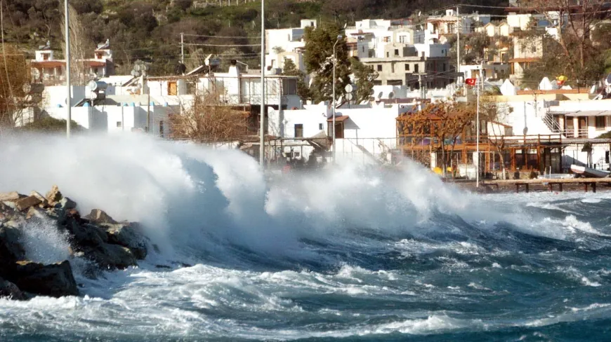 Bodrum Kaş arası Perşembe kadar sürecek fırtına uyarısı 14