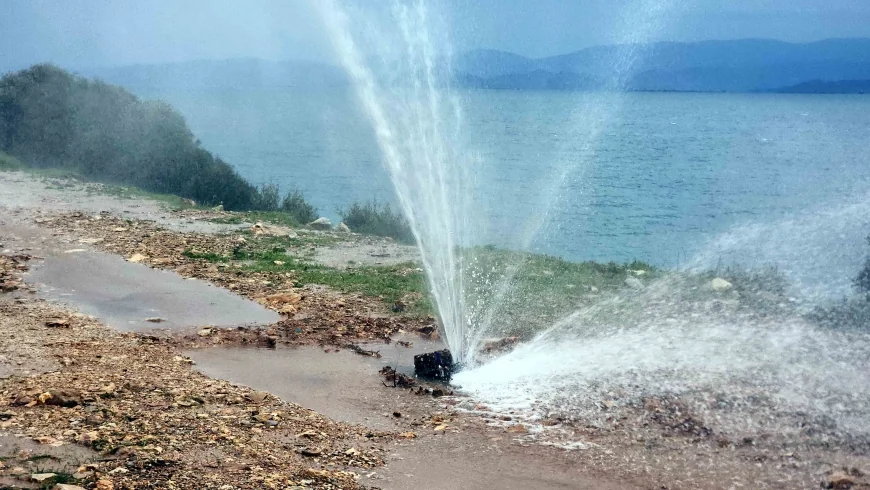 Su isale hattı yine patladı tonlarca su boşa aktı 3
