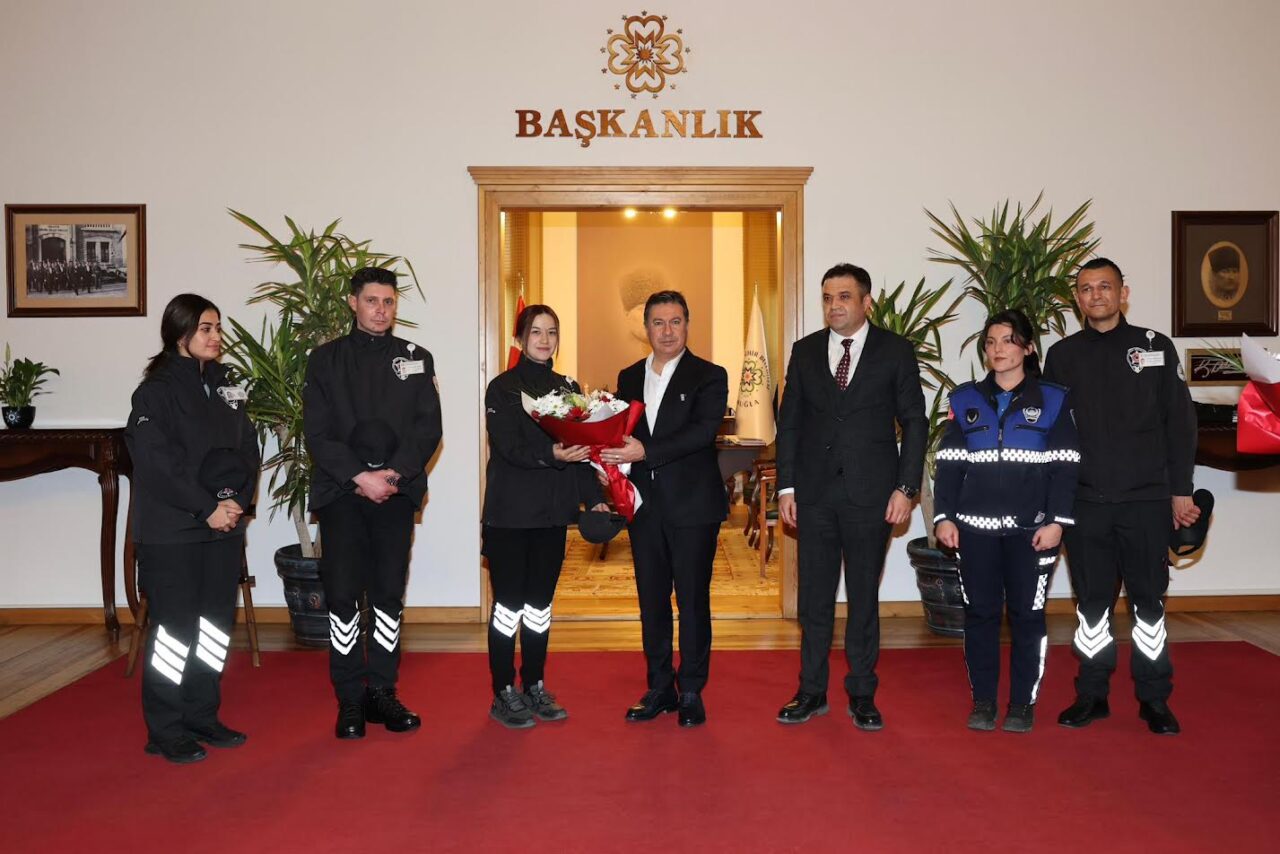 Uyuşturucuya Geçit Vermeyen Ekibe Başkan Aras’tan Ödül 15 indir scaled