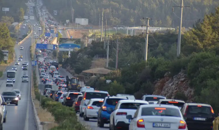 Muğla'da trafiğe kayıtlı araç sayısı 768 bin 233 motosiklet sayısı 312 bin 204 16 kapak 085418