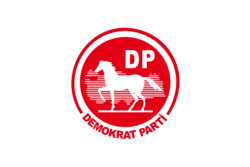 Teşkilatımız dimdik ayaktadır ve görevimizin başındayız 9 Demokrat Parti Bayragi Turkiye 2007.svg