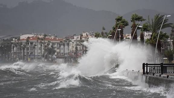 Bodrum-Fethiye arasında kuvvetli rüzgar ve fırtına uyarısı 20 images 13