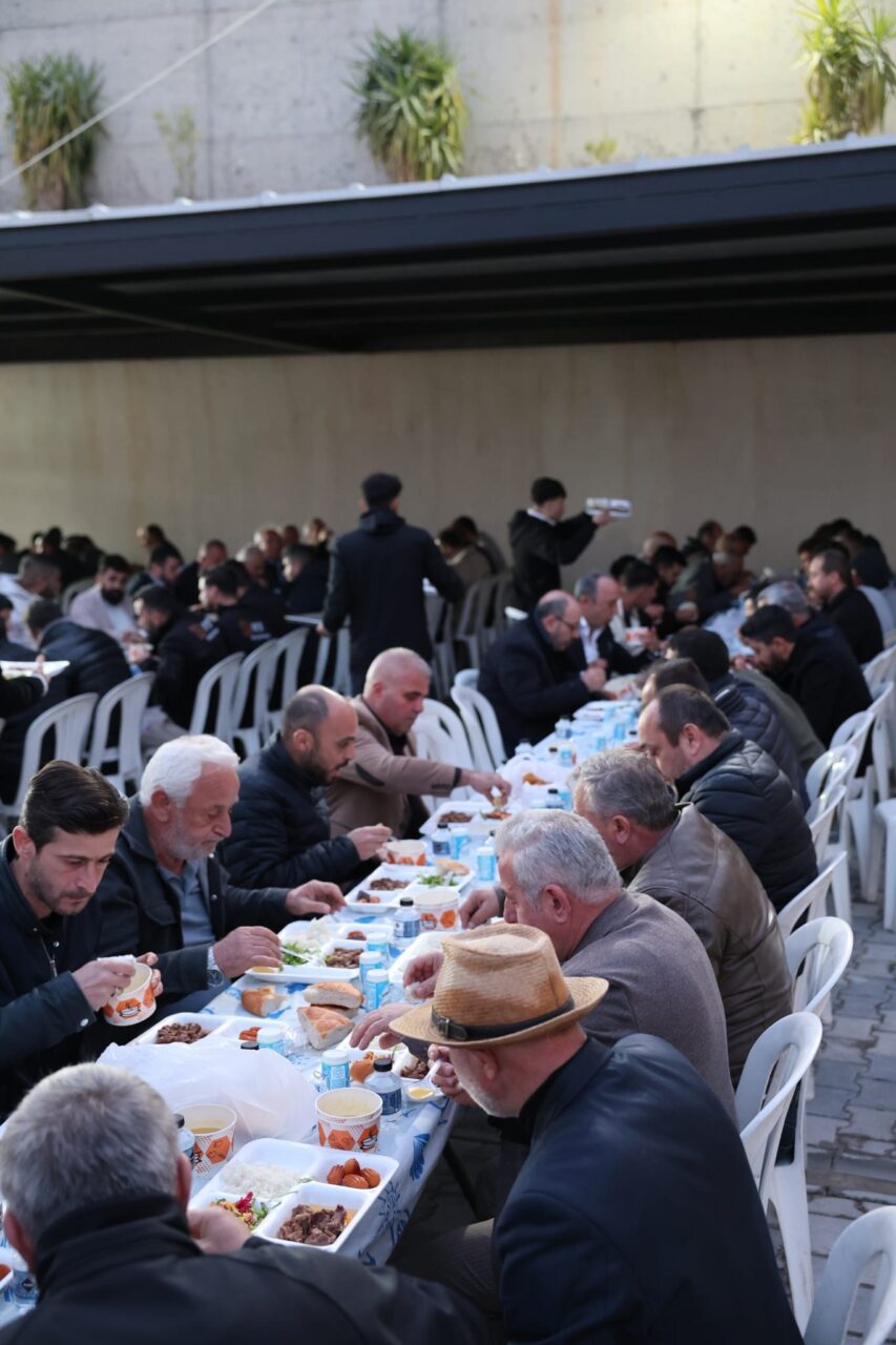 Sarıay Ailesi'nden 800 kişilik iftar Yemeği 8 500 scaled